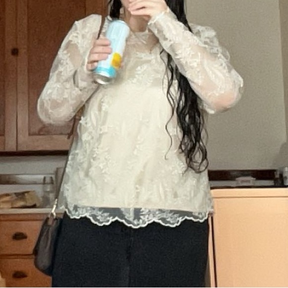 Shyanne Country Outfitter Lace Longsleeve Top - Picture 5 of 5